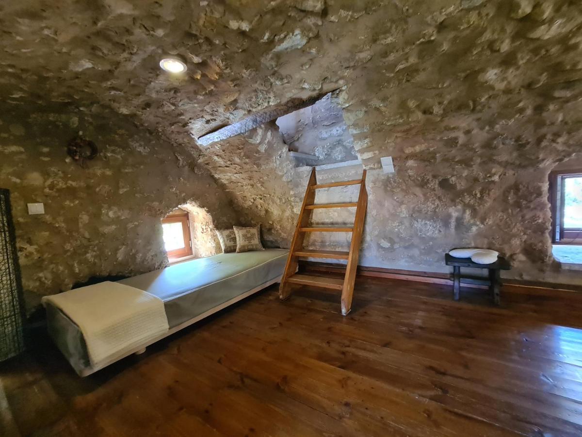 伊西翁Pyrgos 1869别墅 外观 照片